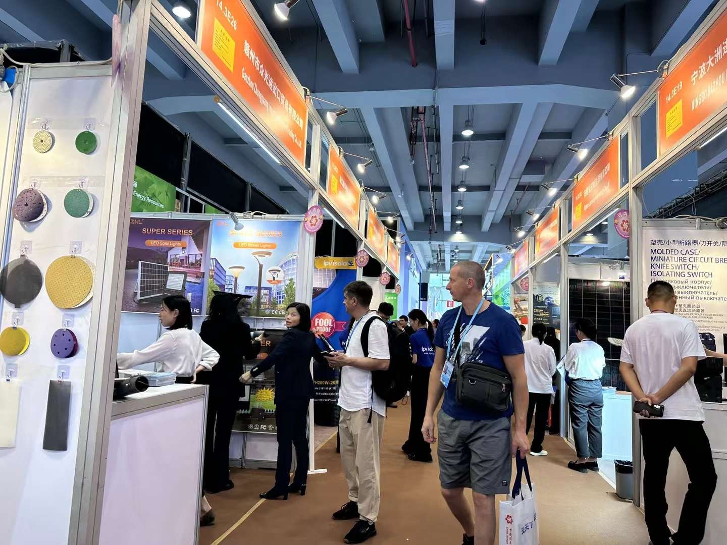 第134屆廣交會規(guī)模再創(chuàng)新高，外貿(mào)積極因素不斷積蓄